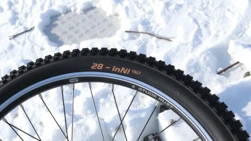 Dubbdäck cykel 28 tum för bättre grepp om vintern